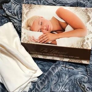 Moisturizing Pillow - Cream